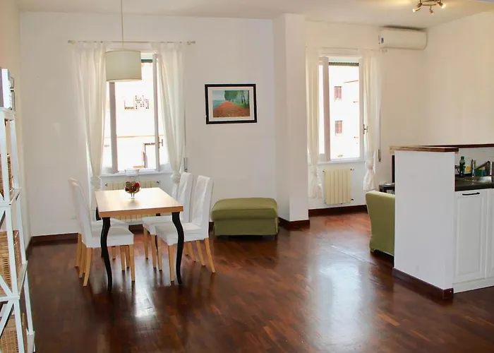 Luminoso Davanti Pamphili Apartment